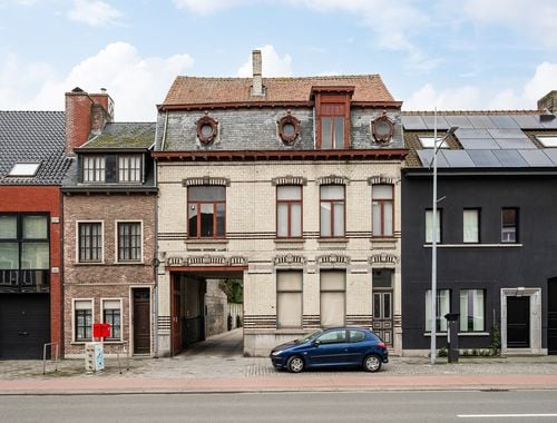                                         Herenhuis te koop in Eeklo, € 310.000
