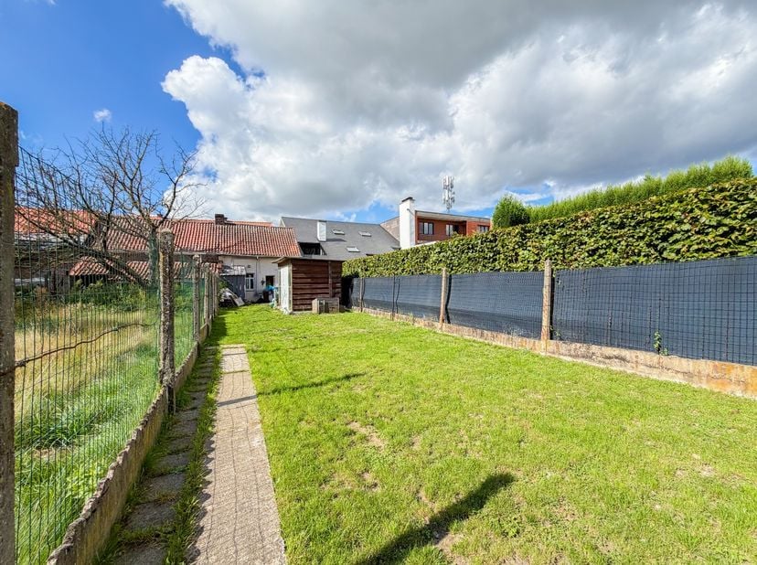 Huis te koop in Nederenamestraat 37,
                    9700 Oudenaarde
