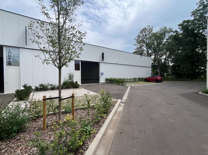 Bien professionnel à vendre
                    à 3500 Hasselt