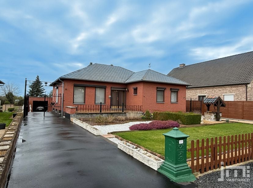 Huis te koop in Knipscheerstraat 109,
                    3570 Alken