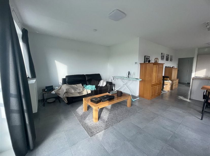 Prachtig appartement met 2 slaapkamers en een parkeerplaats, gelegen in Beloeil. <br />
Het appartement, gelegen op de 1e verdieping van een klein app
