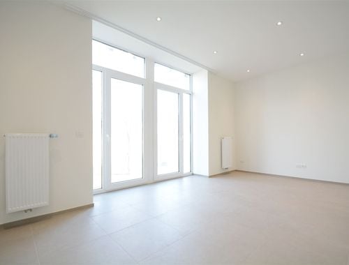                                         Appartement à louer à Arlon, € 900
