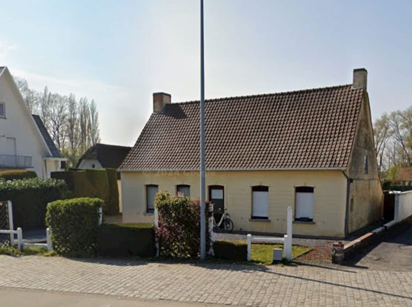 Oude fermette te koop, woning in Ingelmunster, open bebouwing 256m² woonoppervlakte,op liefst 1227m² grond.volledige bouwgrond<br />
Renovatieproject