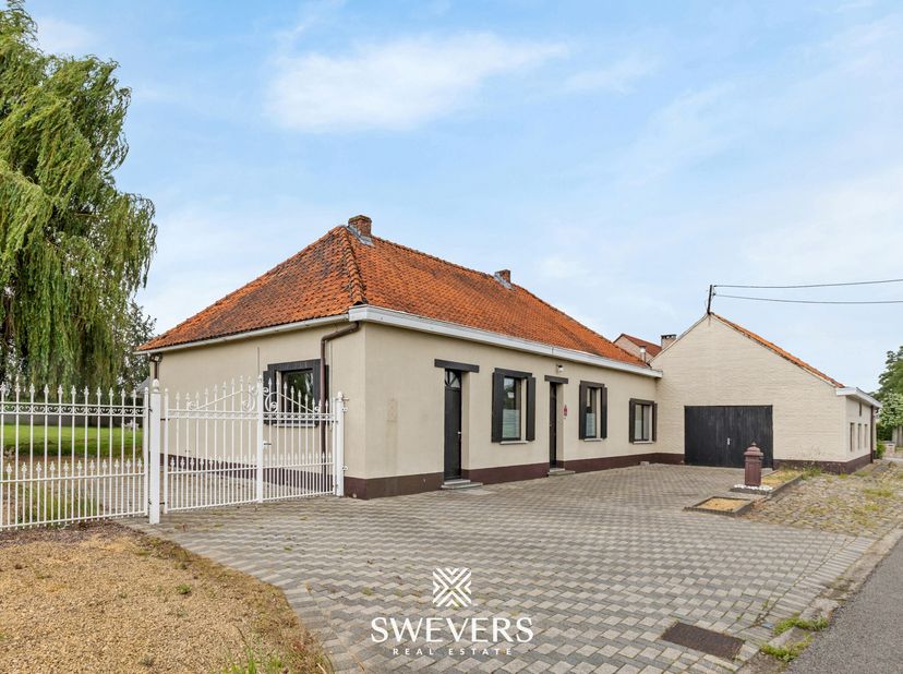 Voor meer info en fotos, surf naar www.swevers.be  Deze te renoveren gelijkvloerse woning aan Kapelstraat 23 in Geetbets biedt een unieke kans voor wi