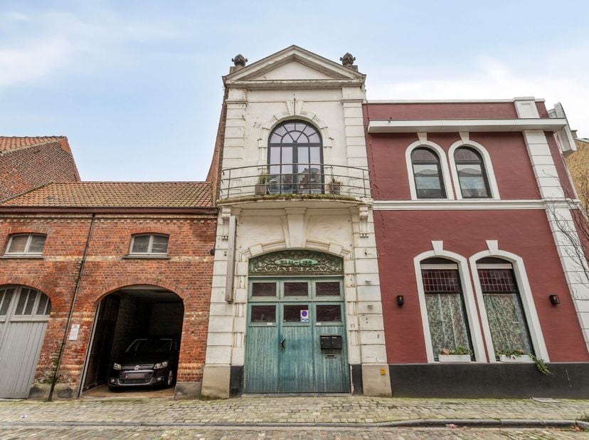 In dit iconische, historische gebouw van de voormalige bioscoop en danszaal 'Lido' schuilt een uitzonderlijk eigendom, waar karakter, geschiedenis en