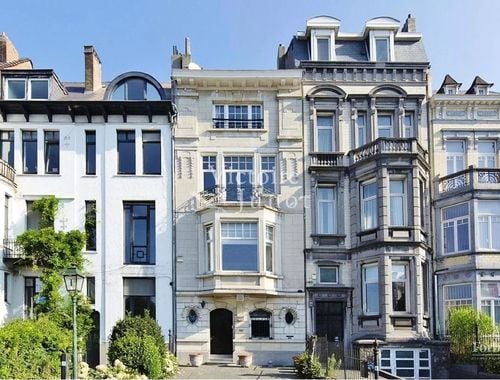                                         Woning te huur in Etterbeek, € 3.750
