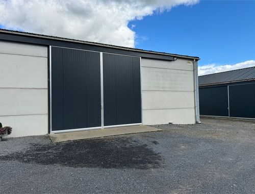                                         Entrepôt sans bureau à louer à Vinkt, € 550
