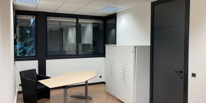 Bedrijfsvastgoed te huur in Steenweg op Leopoldsburg 28 bus 2, 2490 Balen