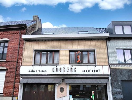                                         Appartement à louer à Nederboelare, € 850
