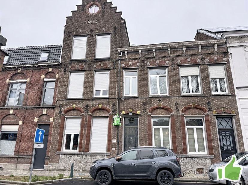 Immeuble en plein coeur du centre ville de Mouscron <br />
<br />
Actuellement composé de 5 entités locatives de plus de 28 m2 ( exempté de permis d