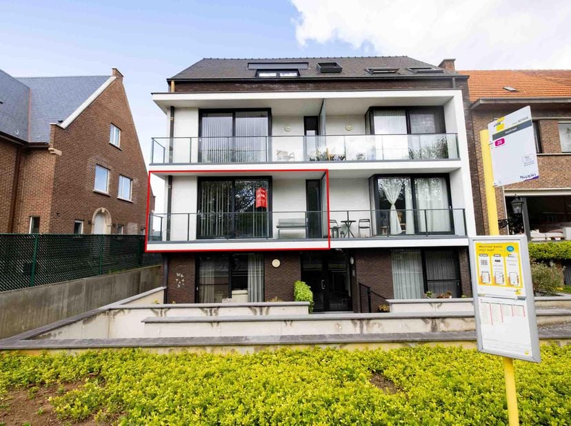 GUNSTIG GELEGEN APPARTEMENT<br />
<br />
Kathleen PELGRIMS, notaris te Aarschot, Boudewijnlaan 19 (tel 016/56.17.74 – fax 016/56.72.66 – www.michiels-