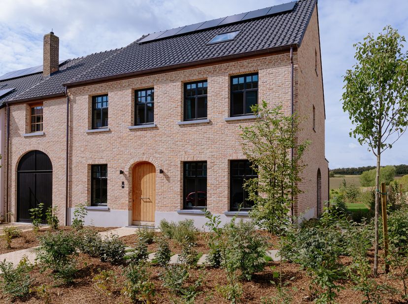 OPEN DEUR nu zondag 06/09 van 14u tot 16u<br />
<br />
Prestigieuze Nieuwbouwvilla in Heverlee<br />
<br />
Terbank, het centrum van Leuven, Gasthuisb