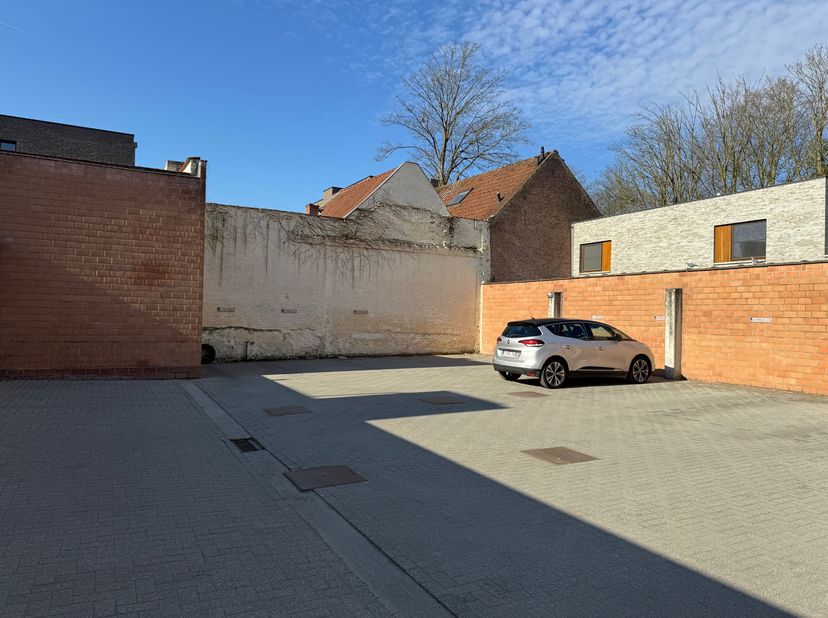 Garage te huur in Grote Markt 11,
                    9100 Sint-Niklaas