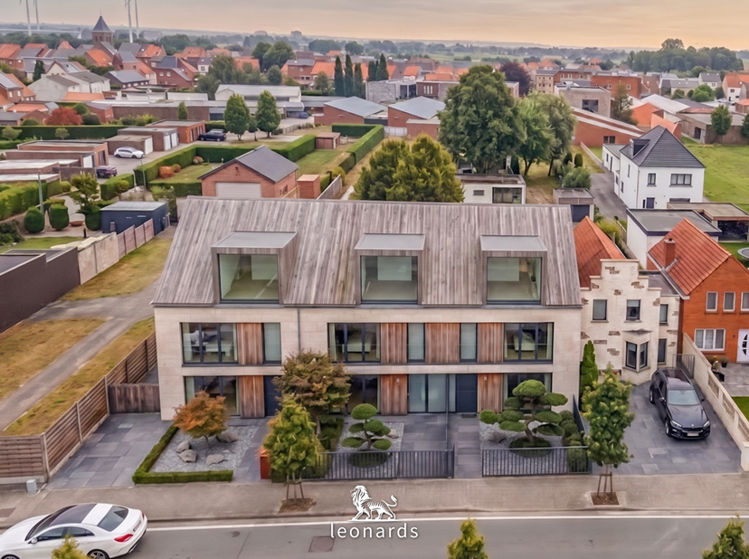 Nous avons le plaisir de vous proposer ce terrain à bâtir, situé en zone résidentielle dans la région du grand Waregem. Le terrain a une superficie de