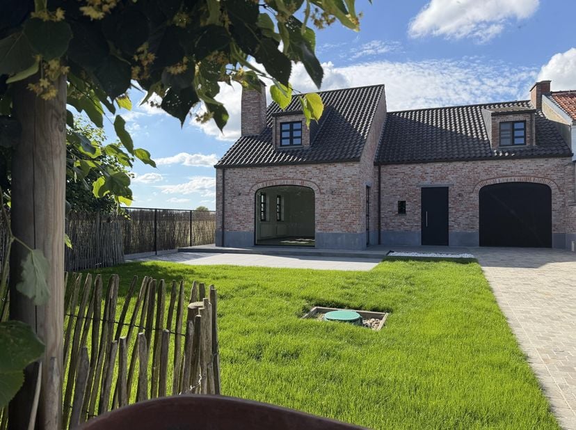 Maison à louer
                    à 8560 Moorsele