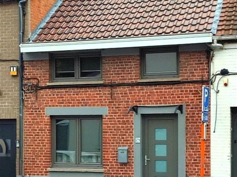 Ref 7550- Rue du Moulin d'en haut, 8 - 7012 Flénu.<br />
Découvrez cette maison habitable située à Flénu, offrant un beau potentiel pour un premier ac