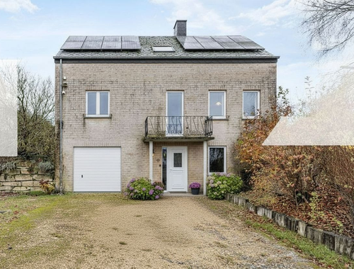                                         Bel-étage à vendre à Marbehan, € 450.000
