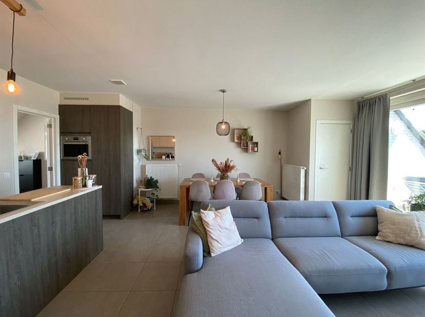 Voor meer informatie betreft de woning, gelieve te surfen naar: https://verdegemvastgoed.be/project/22197/vh_ertvelde_garenstraat-48_202<br />
<br />