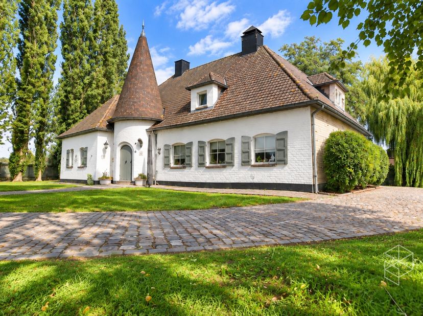 Huis te koop in Leieberm 12,
                    9910 Knesselare