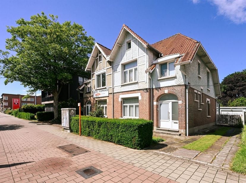 Huis te koop in Liersesteenweg 141,
                    2640 Mortsel