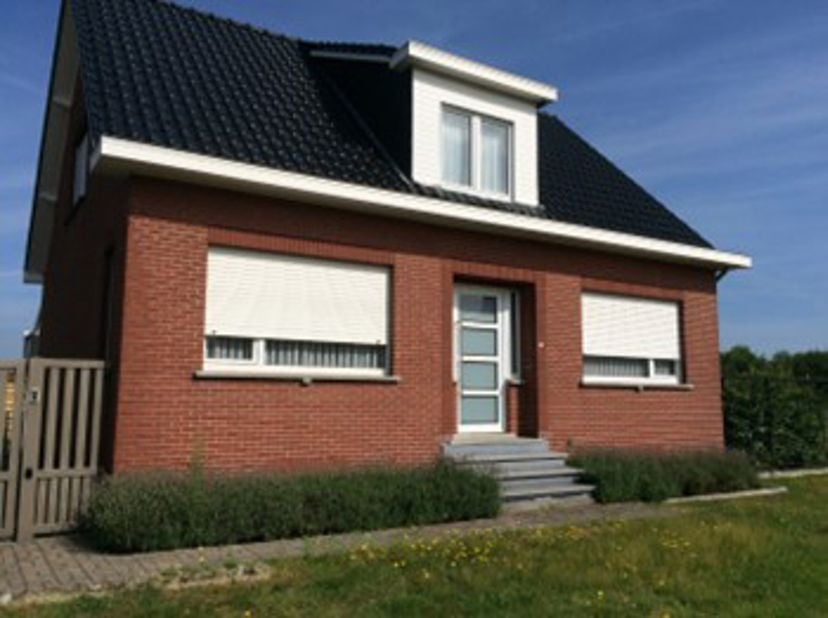 Huis te huur in Heegstraat 10,
                    2480 Dessel