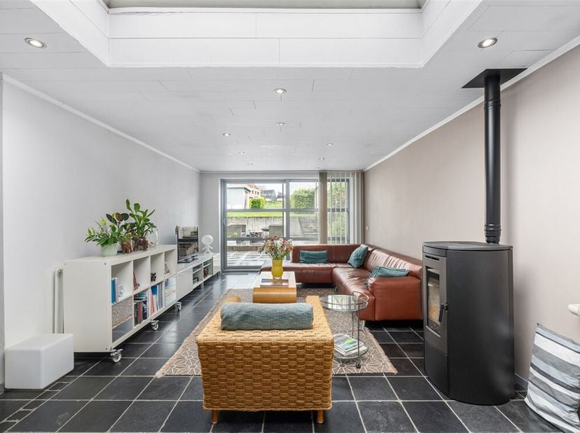 Energiezuinige, instapklare woning met tuin en garage in Erpe-Mere<br />
Welkom in deze perfect onderhouden en instapklare woning in Erpe-Mere, ideaal