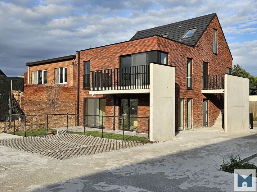 Appartement à louer
                    à 9200 Oudegem