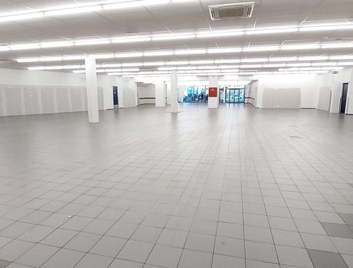                                         Handelszaak te huur in Kortrijk, € 6.000
