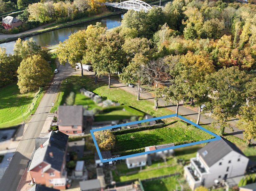 Open bouwgrond te koop in Maasmechelen<br />
<br />
Adres: Oude Rijksbaan lot 2, 3630 Maasmechelen<br />
<br />
Ontdek deze mooie open bouwgrond geleg