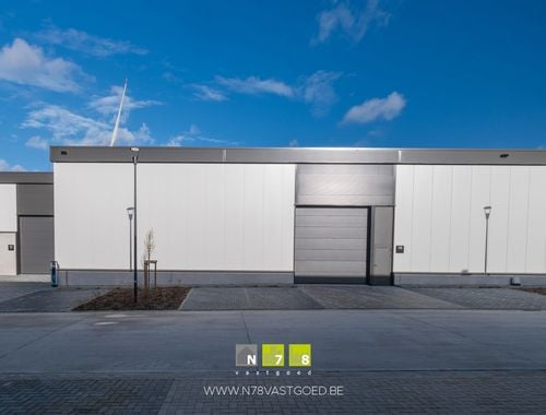                                         Bâtiment d’entreprise à vendre à Lanklaar, € 380.300
