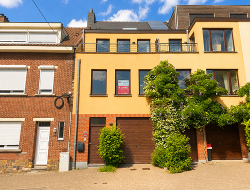                                         Maison à louer à Uccle, € 1.995
