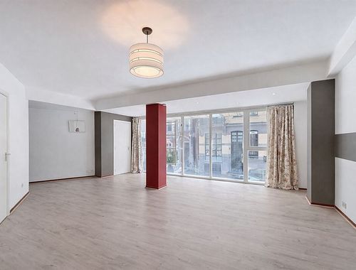                                         Appartement te huur in Brussel, € 950
