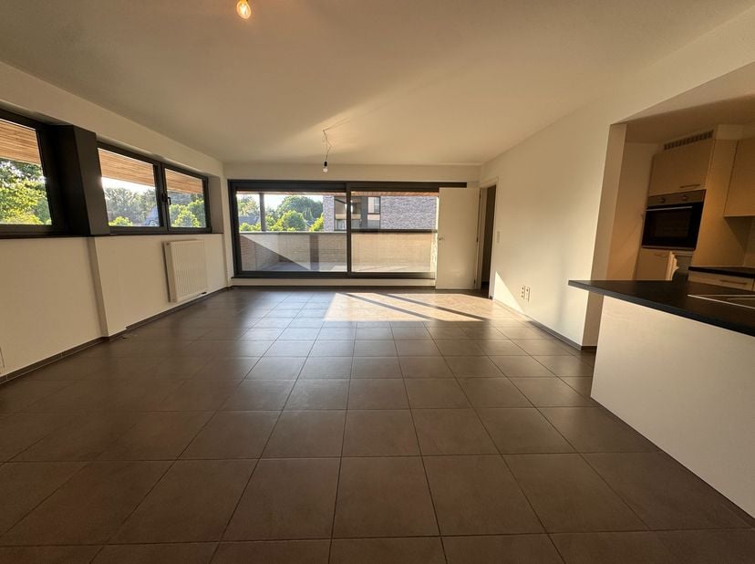 Bent u op zoek naar een ruim, instapklaar appartement op een toplocatie waar comfort, rust en alle dagelijkse voorzieningen hand in hand gaan?<br />
D