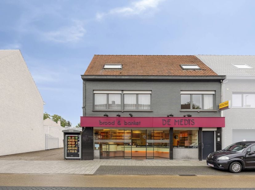 Huis te koop in Sint-Jansstraat 70,
                    2910 Essen