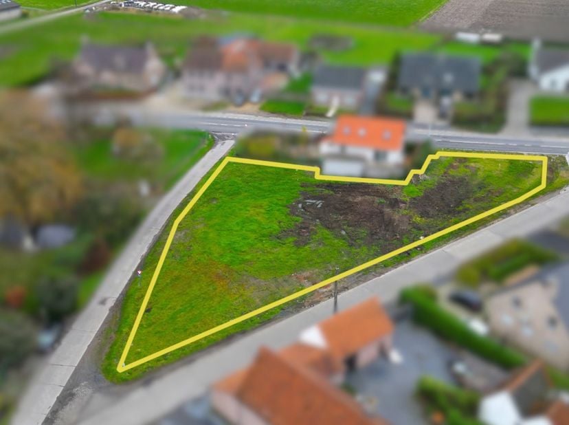 Contacteer Bruno voor meer inlichtingen, 0495/12.20.64 of per mail bruno@cornelis-partners.be.<br />
Deze bouwgrond van 1681m² in het charmante Kruise