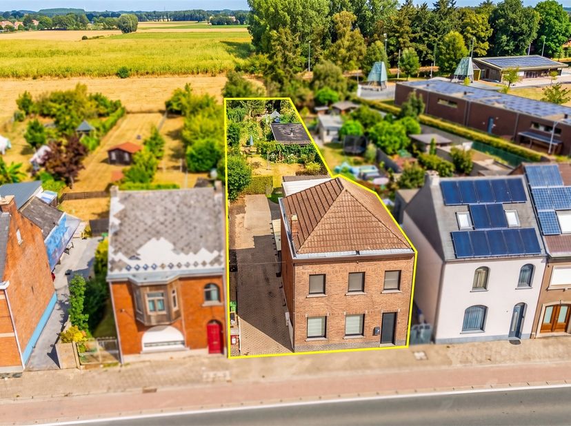 Huis te koop in Moleken 8,
                    9260 Wichelen