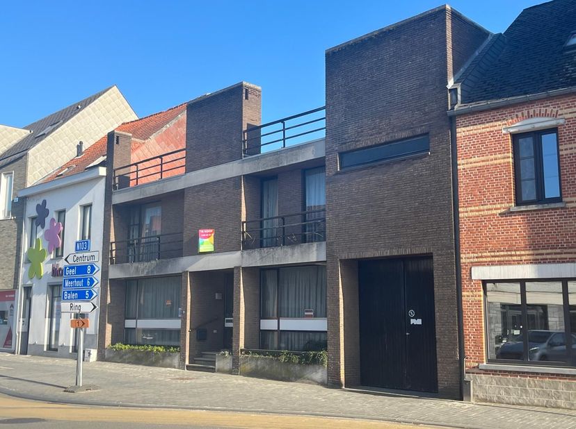 Maison à vendre
                    à 2400 Mol