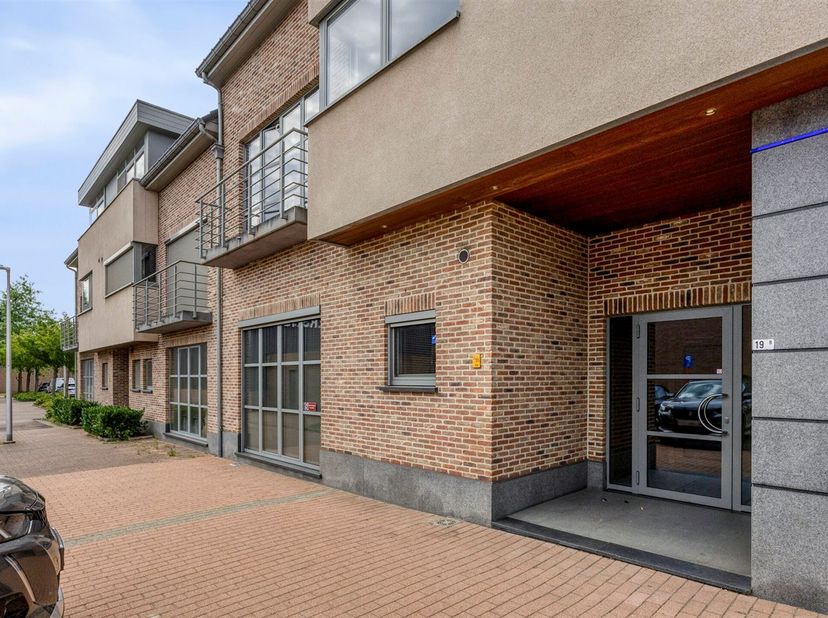 TE KOOP: Gelijkvloers appartement met 2 slaapkamers – opbrengsteigendom in Heusden!<br />
Bent u op zoek naar een interessante investering? Dit verzo