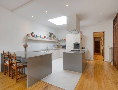                                         Appartement te koop in Strombeek-Bever, € 378.000
