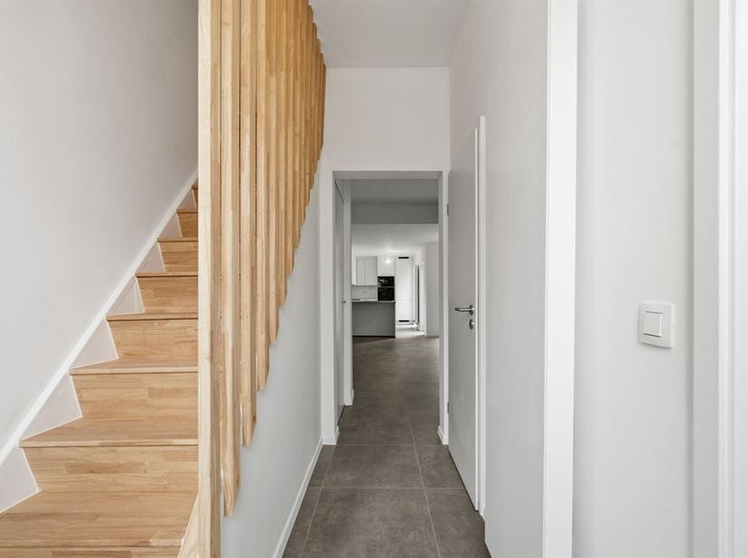 Lors de la rénovation de cette maison, tout a été mis en oeuvre pour garantir un résultat de qualité et économe en énergie. Le score EPC de 72 kWh/m²/