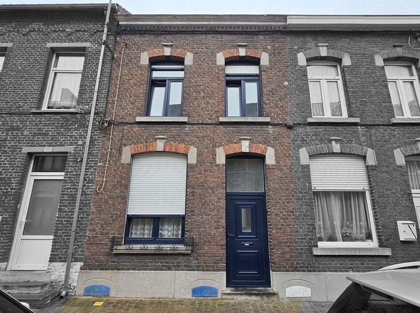 Prix: Offre à partir de 115.000 euros, frais d'agence non inclus et à charge de l'acquéreur.<br />
<br />
Dans le centre de Boussu, à 100 mètres de