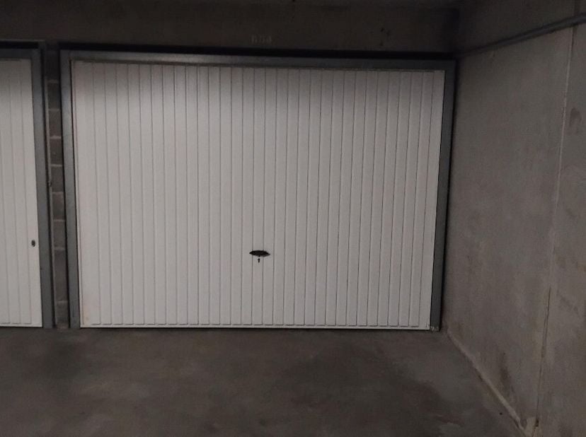 Garage à louer à Albert Bliecklaan 11,
                    8670 Koksijde
