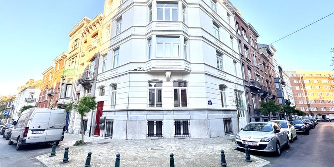 Appartement te huur in Rue Saint Georges 86, 1050 Elsene
