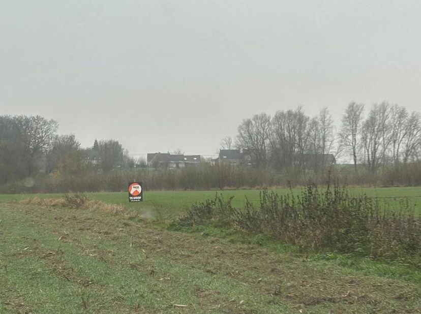HERZELE  - Landbouwgrond +/-1,8HA <br />
Dit perceel kunt u terugvinden onder HERZELE AFD8/St-Lievens-Esse, sectie: A, nummers: 613/00P0000 - 612/00P0