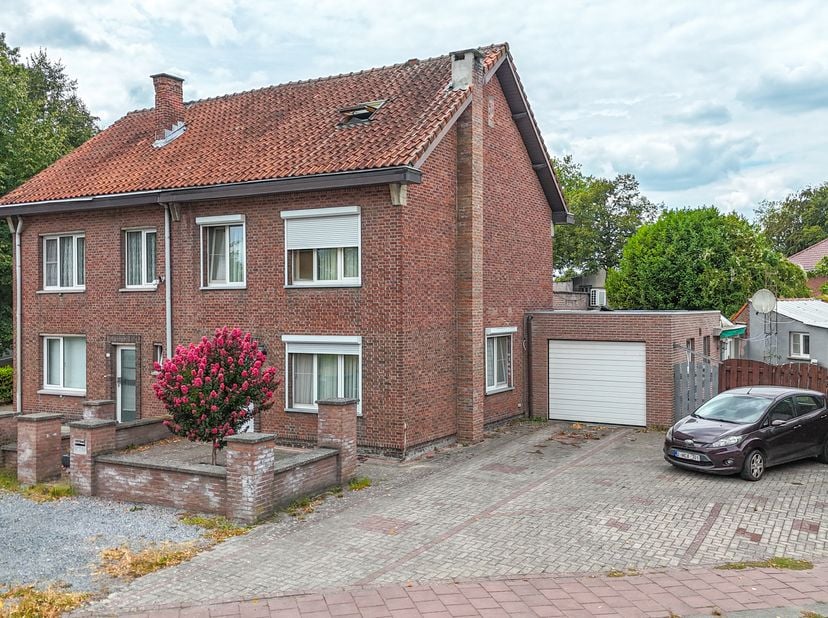 Bij ImmoFusion 7/7 “open huis” : klik op onze 3D-TOUR.<br />
Ervaar vastgoed alsof je er zelf doorloopt<br />
Deze verzorgde halfopen woning in Heusde