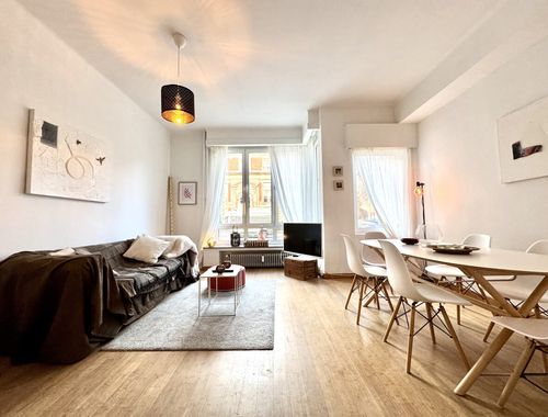                                         Appartement à vendre à Ixelles, € 290.000
