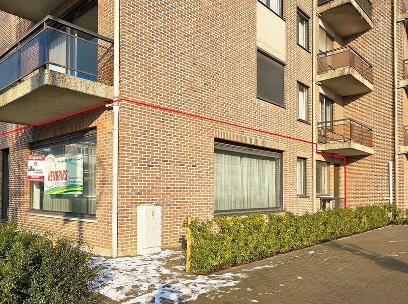 Bien professionnel à vendre
                    à 3560 Lummen