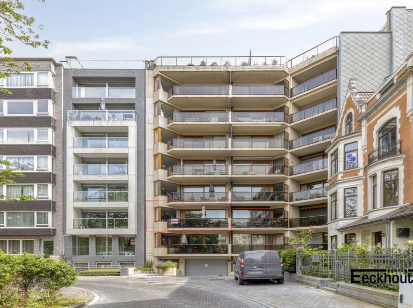 Ontdek dit unieke appartement in residentie 'Parkzicht' op gegeerde ligging met prachtig open zicht op groen &amp; vlakbij het strand, het centrum, winkel