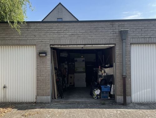                                         Garagebox te huur in Hoboken, € 120
