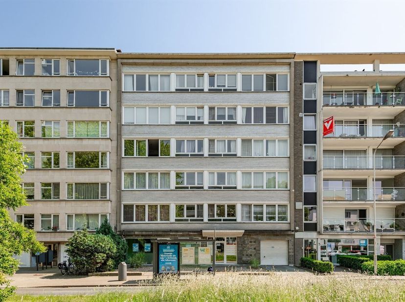 Bien professionnel à vendre
                    à 2600 Berchem